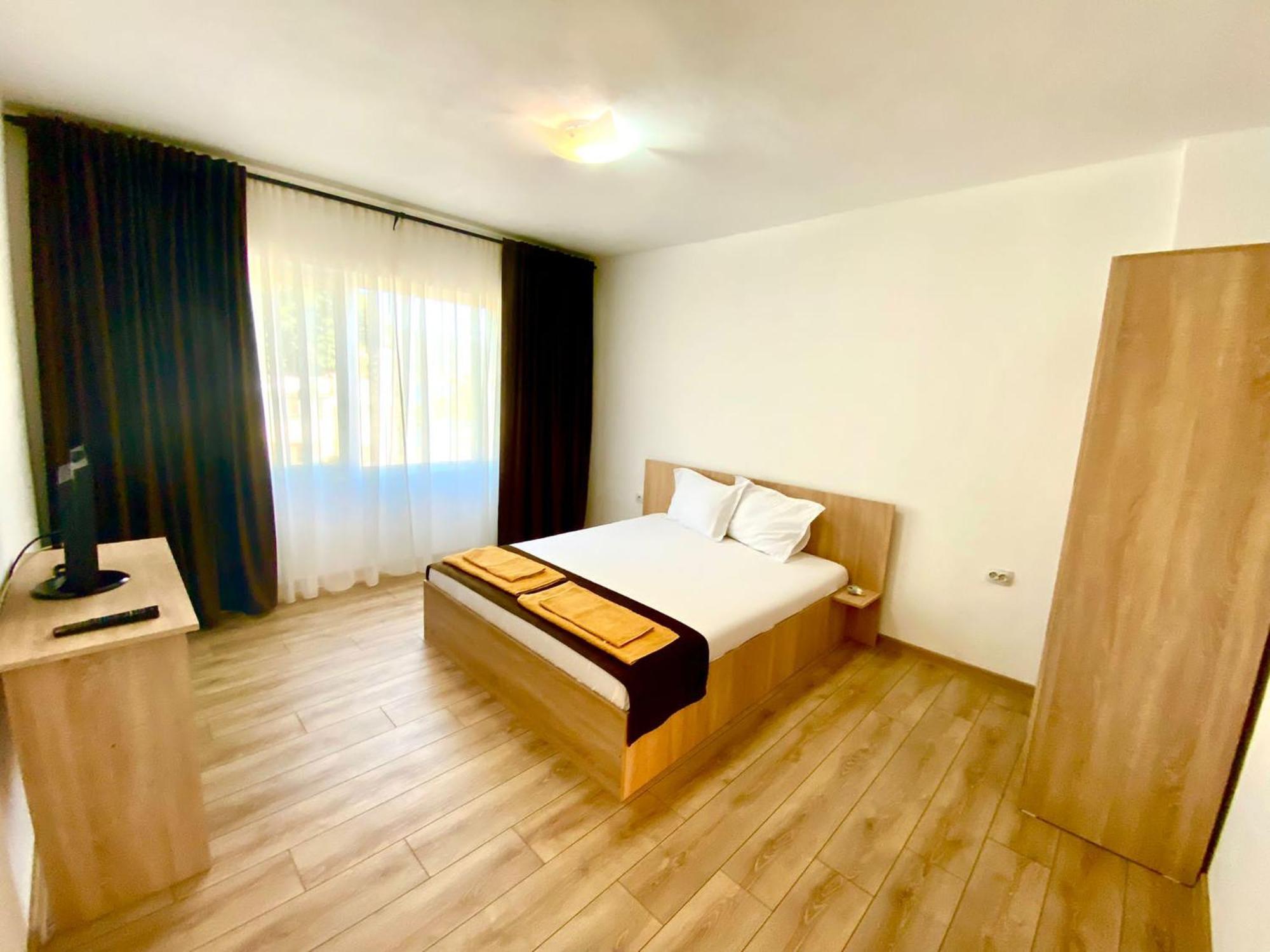 Hotel Casa Roxamy à Orşova Extérieur photo